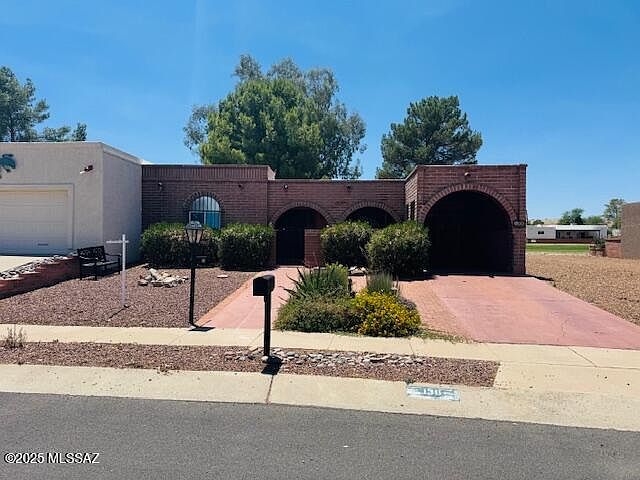 1st image of 136 E Paseo De Golf