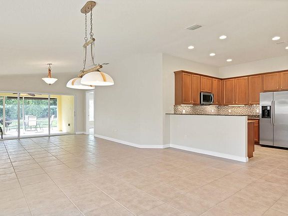 3rd image of 4969 Corsica Sq