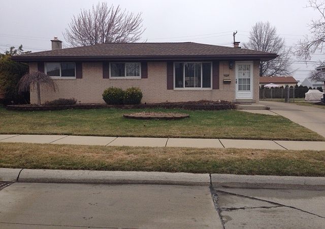 1st image of 20401 Shores St
