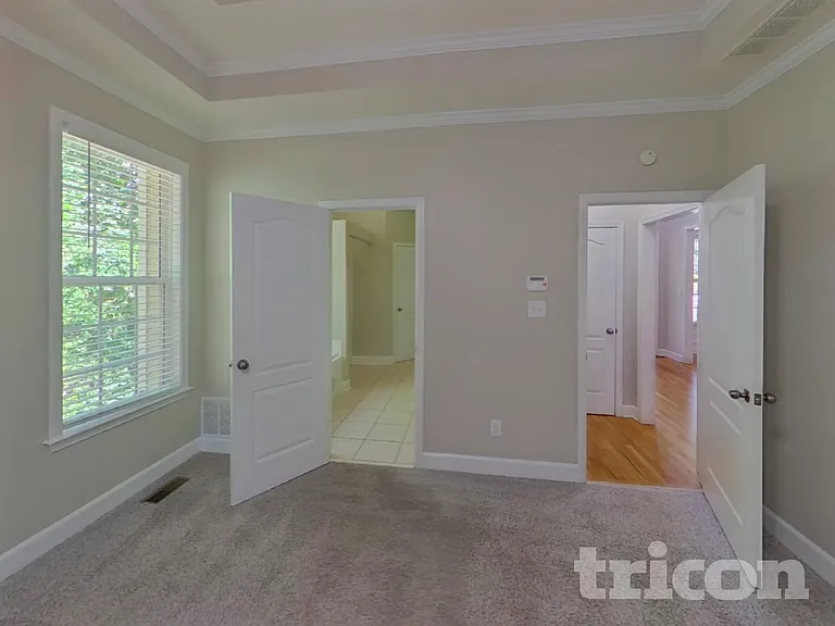 111 Beaverbrook Ln — Photo 7