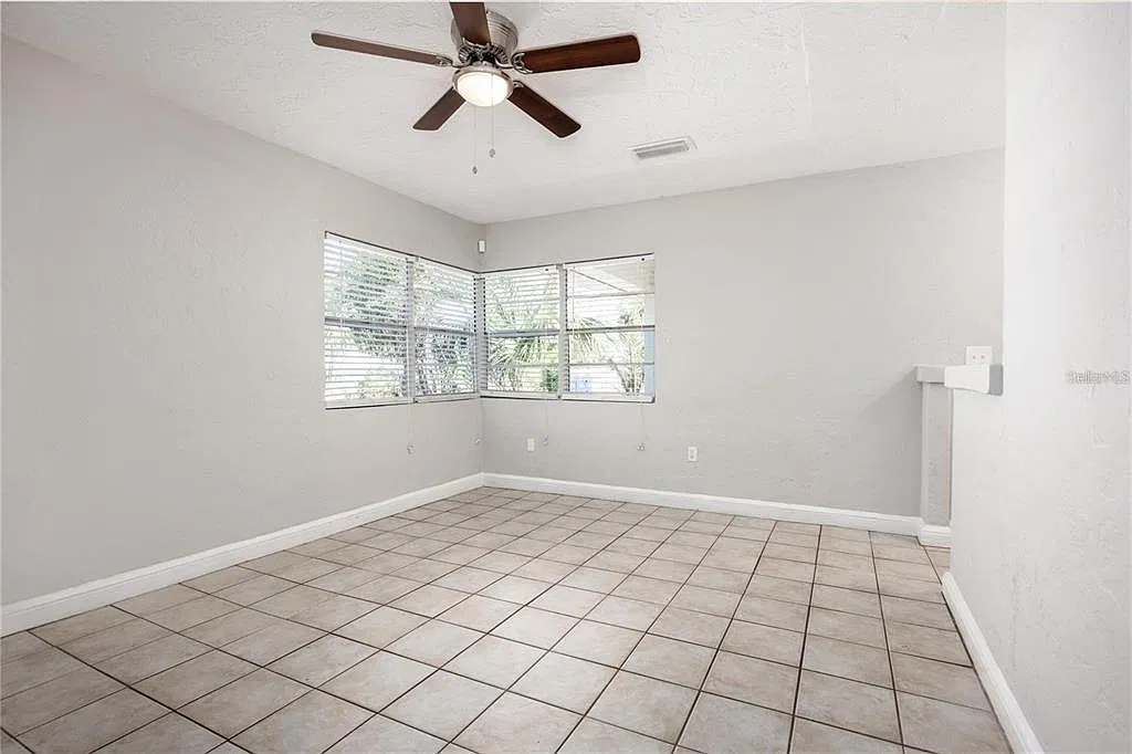 3 bed, 2.0 bath, 1248 sqft, $1,950 — Photo 3