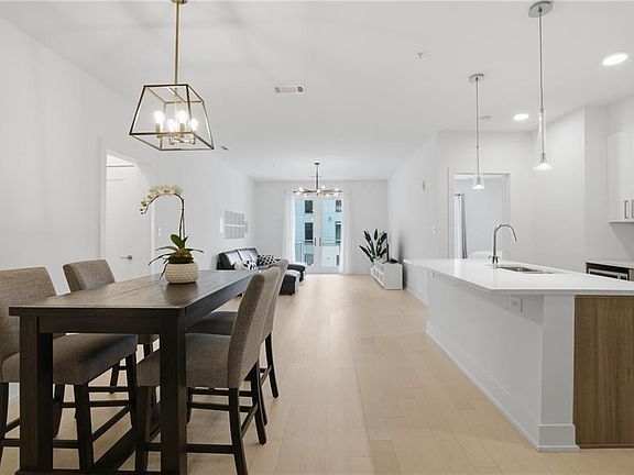 2nd image of 775 Juniper St NE #322