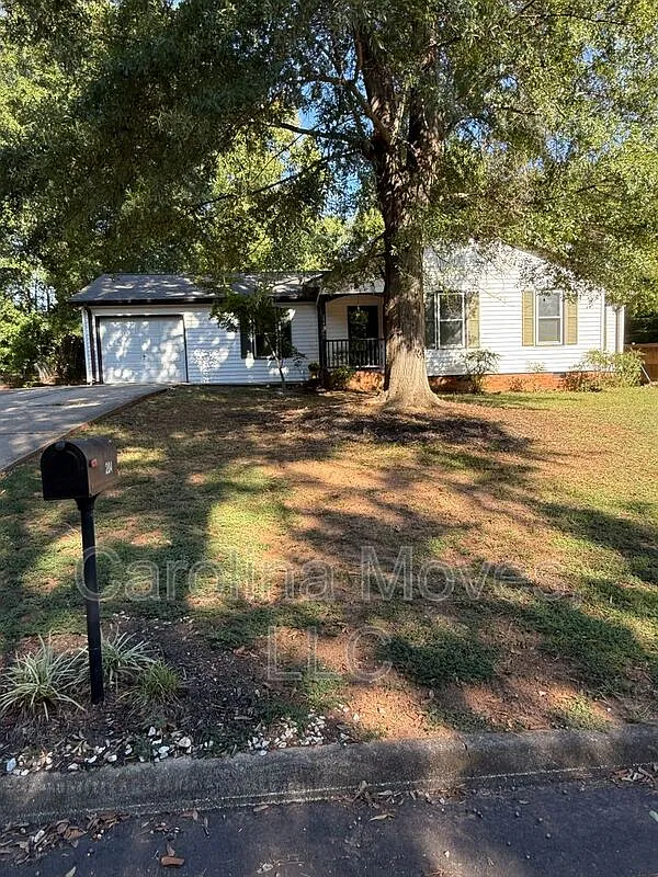 3 bed, 2.0 bath, 1364 sqft, $1,649 — Photo 3