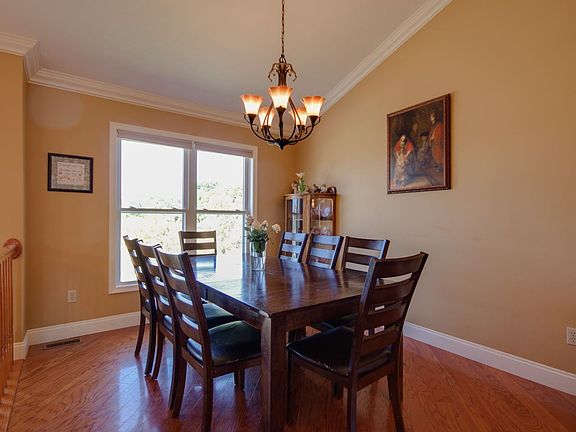 4th image of 1760 Park Lawn Dr