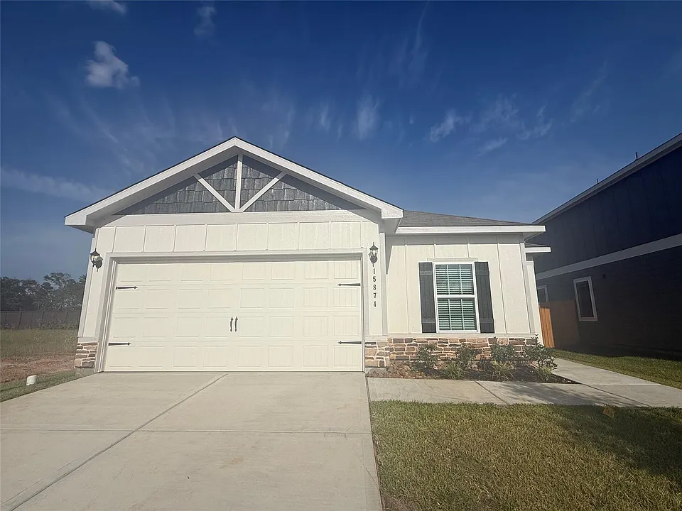 15874 Berry Hill Dr
