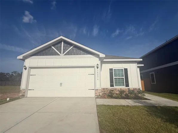 15874 Berry Hill Dr, Conroe, TX 77303