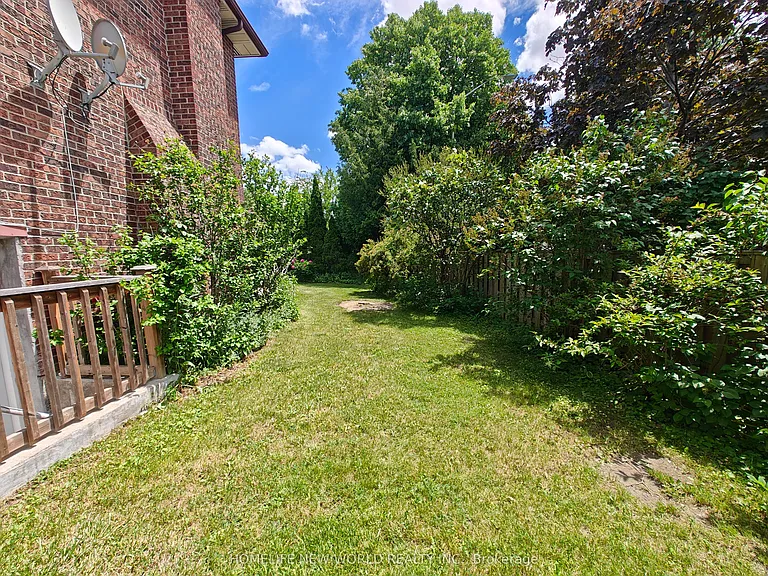 205 Risebrough Circuit — Photo 18