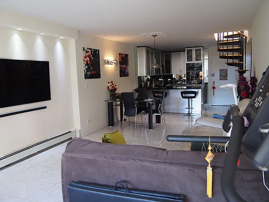 Rented by Realmart Realty LLC | media 9