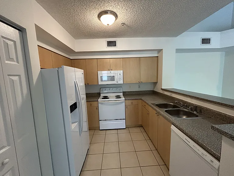 2360 E Preserve Way #305 — Photo 12