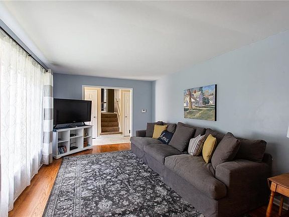5th image of 6601 W 99th St