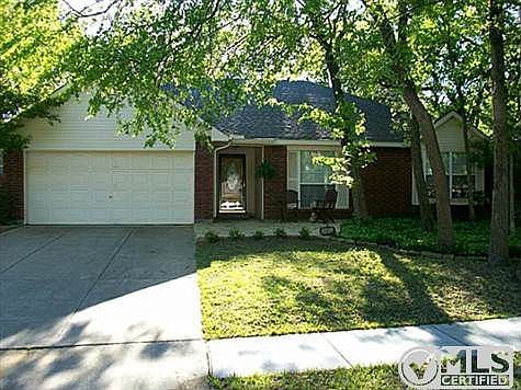 1st image of 1018 W Winding Creek Dr
