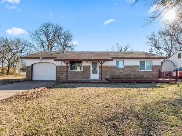 19 S Whitaker St, Pryor, OK 74361
