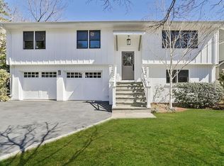 43 Valleywood Rd, Cos Cob, CT 06807