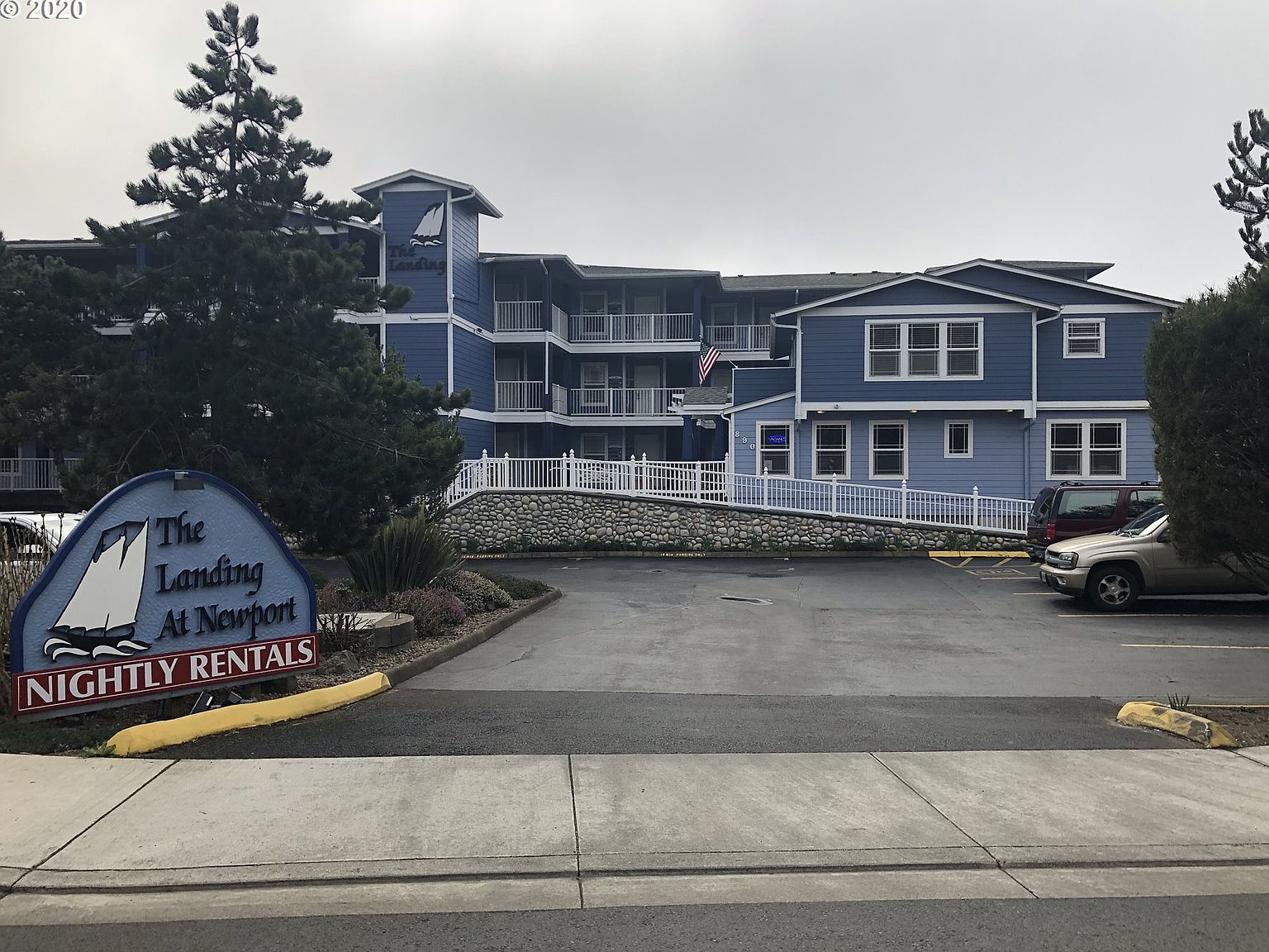 Nana S Irish Pub In Historic Nye Beach Newport Oregon Stopped Here For A Cold Drink Before Getting Married Nearby Newport Oregon Honeymoon Oregon Irish Pub