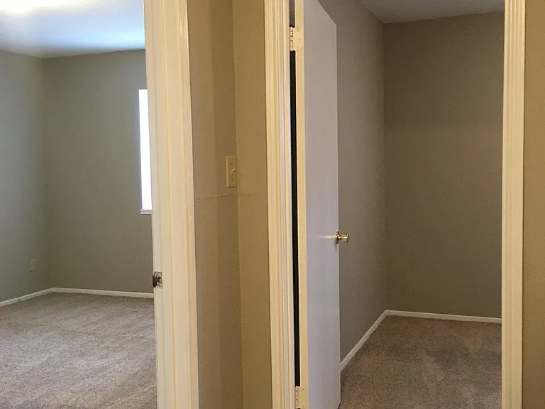 Pinewood Townhomes — Photo 13