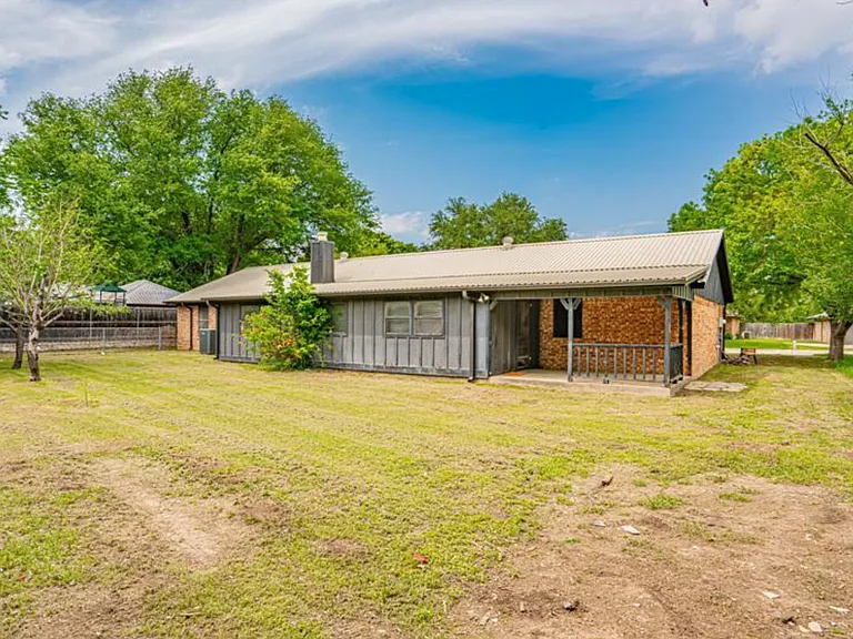 113 Wheeler Dr — Photo 4