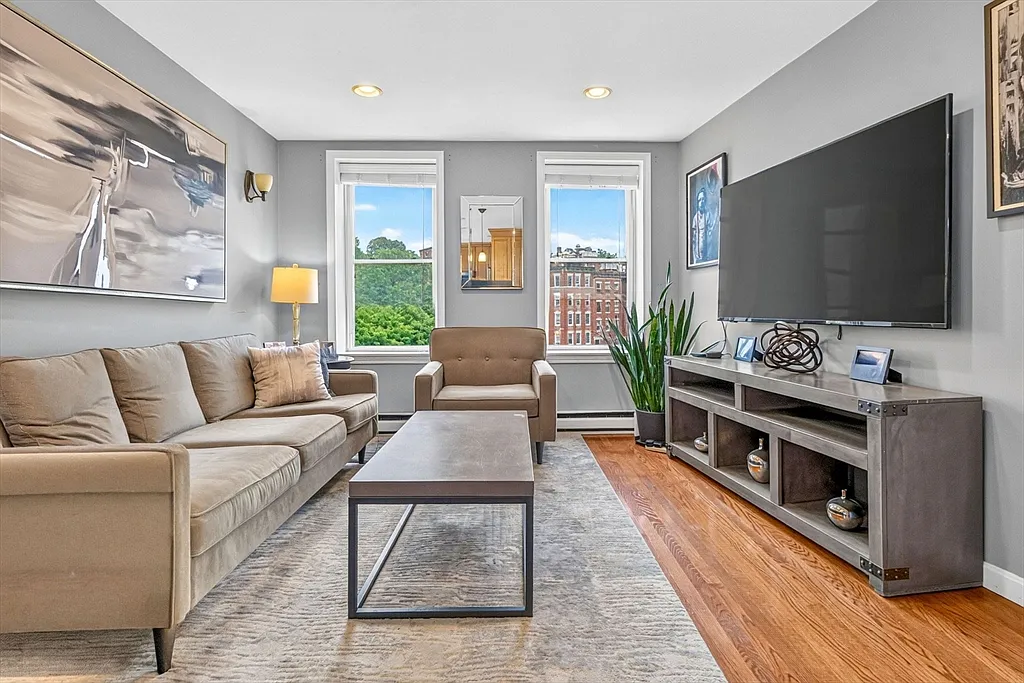 1 bed, 1.0 bath, 548 sqft, $3,100 — Photo 2