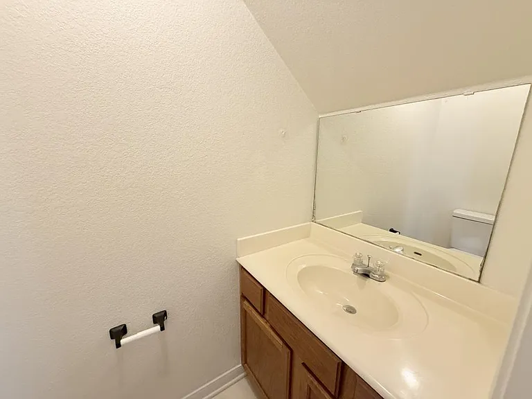 705 S Amy Ln #B — Photo 13