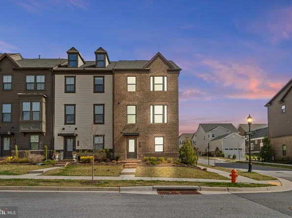 631 Colindale St, Baltimore, MD 21220