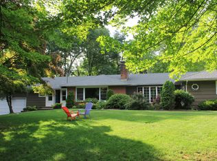 47 Old Hills Ln, Greenlawn, NY 11740