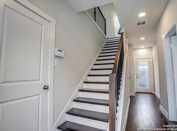 5th image of 430 Clay St #3
