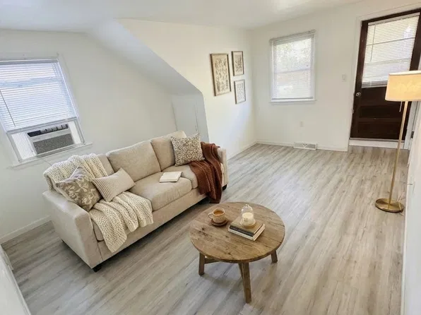 912 Pine Ave NW #2, Grand Rapids, MI 49504
