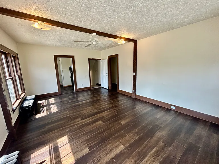 429 Raspberry St #2 — Photo 3