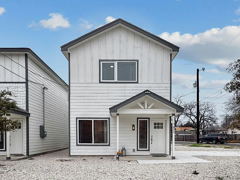 1023 S Gevers St — Photo 1