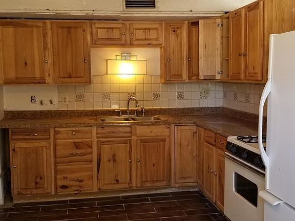 2nd image of 609 W Calle Sevilla