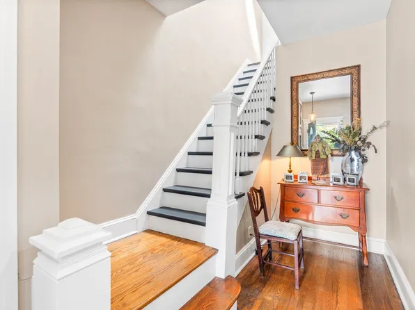 38 Gautier Avenue image 9 of 42