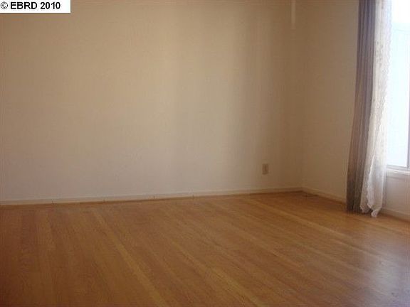 3rd image of 54 Gladstone Dr