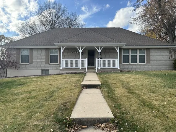 4320 Cambridge St, Independence, MO 64055