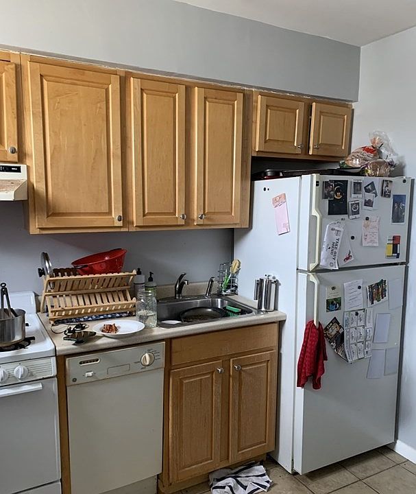 2nd image of 26 Commonwealth Ter APT 9