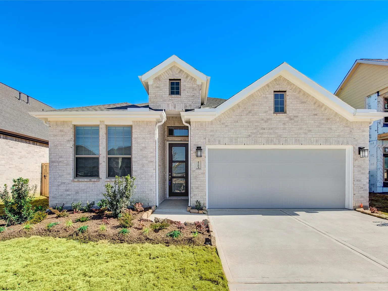 4 bed, 3.0 bath, 2181 sqft, $2,650 — Photo 1