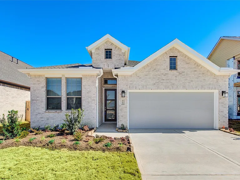 4203 Maple Glen Dr — Photo 1