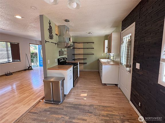 2nd image of 20426 54th Avenue W