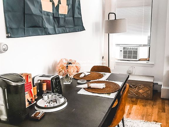 49 Gloucester #4 Boston - Back Bay Unit Photo 3