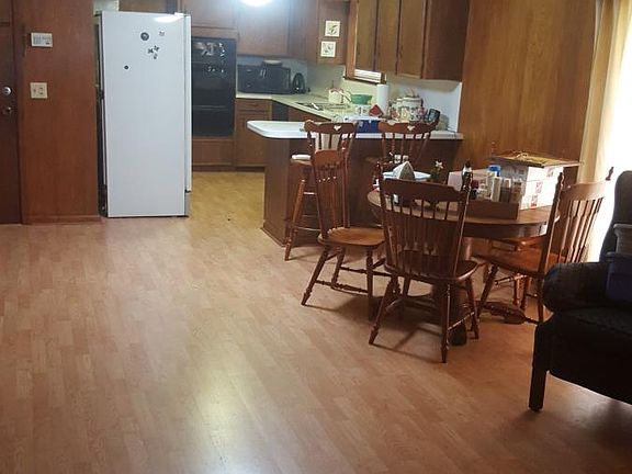 5th image of 918 Picardy Ln