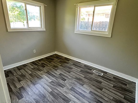 3rd image of 1320 Norton Ave #2
