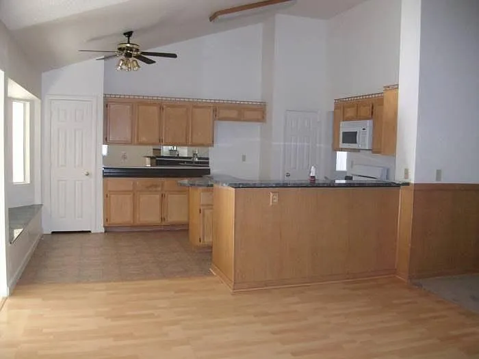 2998 Kennewick Dr — Photo 4