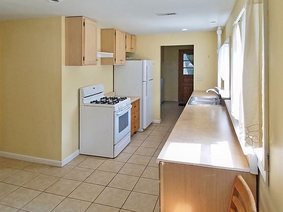 4th image of 1304 S 31st St