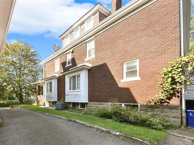 6345 Morrowfield Ave — Photo 11