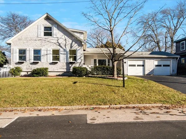 61 Woodland Avenue, Manchester, NH 03109