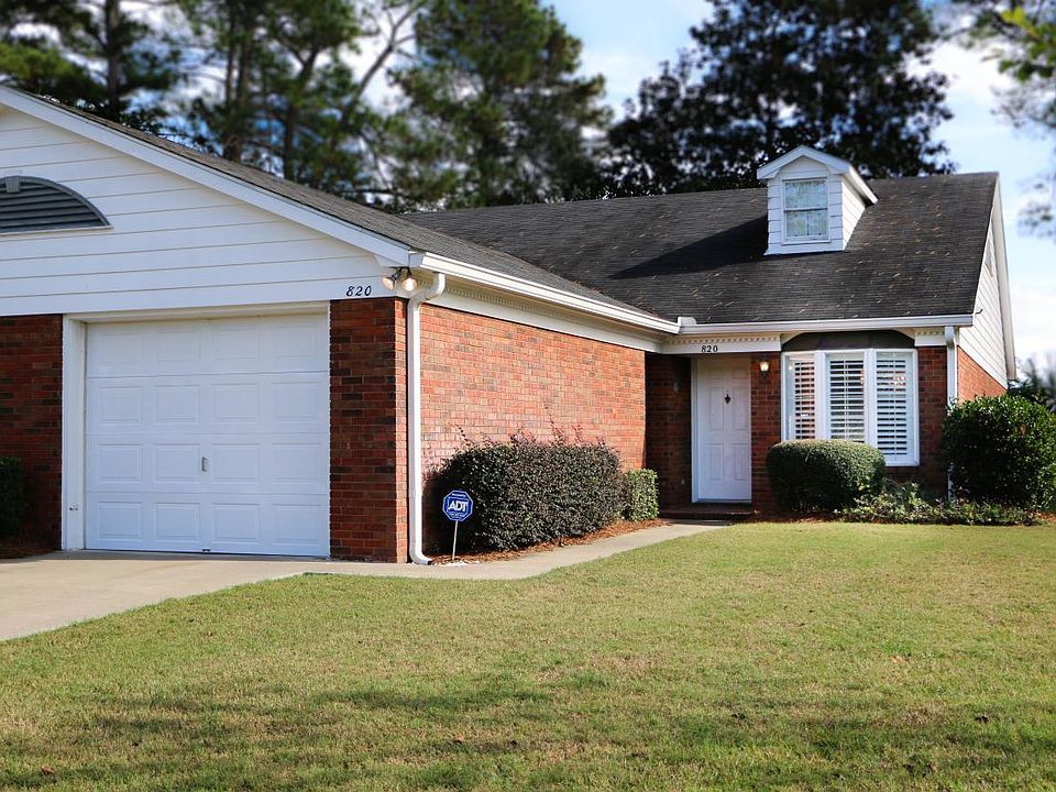 ADULT CONDO COMPLEX NO CHILDREN ALLOWED TO LIVE ON PREMISE