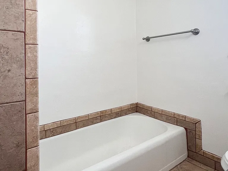 3317 Castle Heights Ave #8 — Photo 14