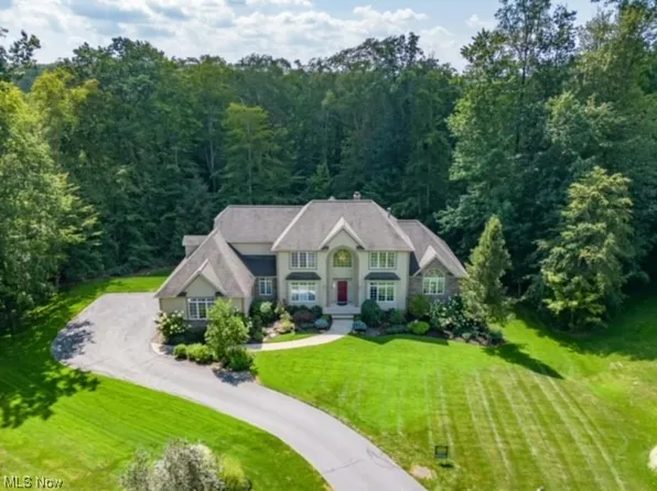 17410 Owls Hollow Ln, Chagrin Falls, OH 44023