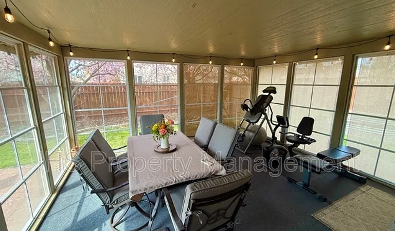 5508 Holly Way — Photo 5