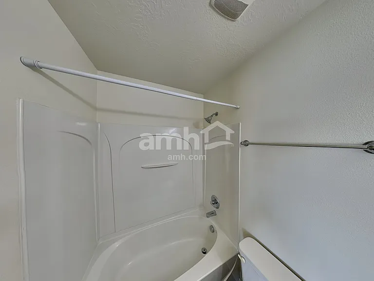 2464 S 3585 W — Photo 18