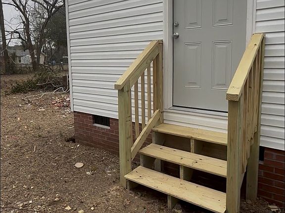3rd image of 4909 Walnut Dr