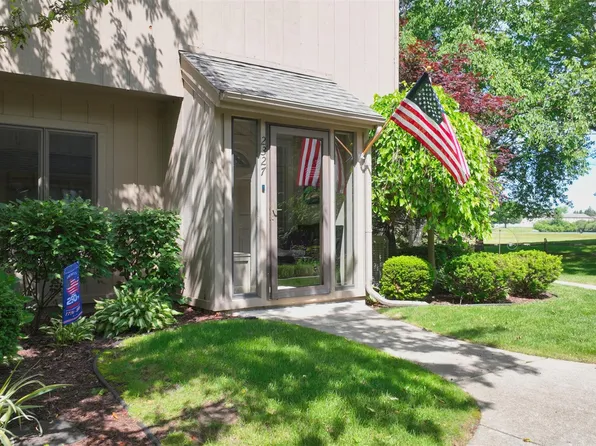 2327 Bay Woods Ct, Bay City, MI 48706